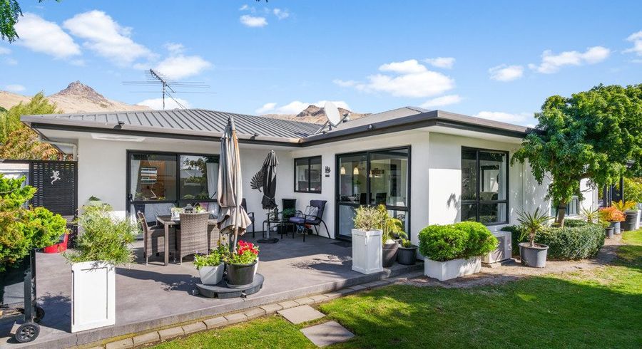  at 6 Castleview Lane, Heathcote Valley, Christchurch