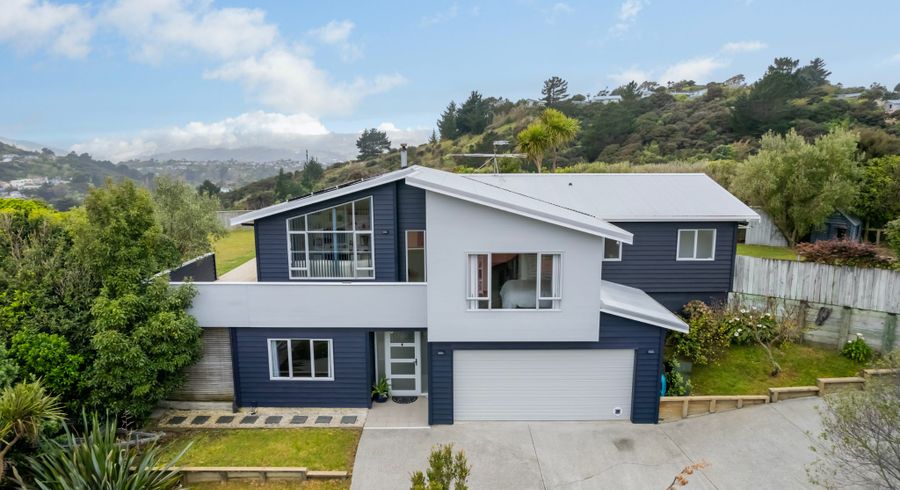  at 5 Abbey Way, Whitby, Porirua