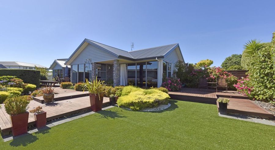  at 9 Kenmure Drive, Huntsbury, Christchurch