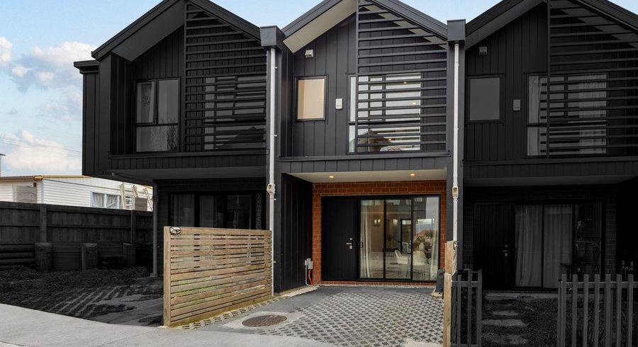  at 233 Great North Road, Henderson, Waitakere City, Auckland
