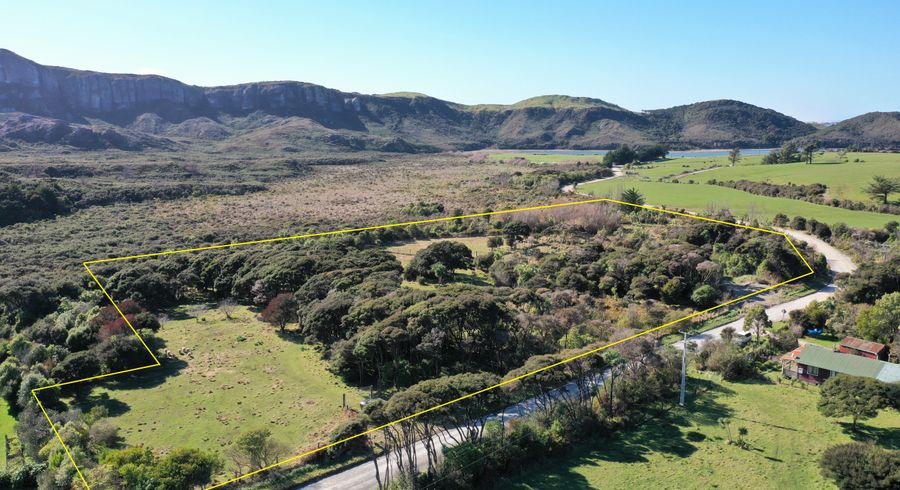  at 172 Wharariki Road, Puponga