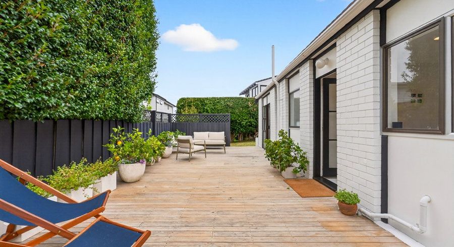  at 2/5a Tobruk Crescent, Milford, North Shore City, Auckland