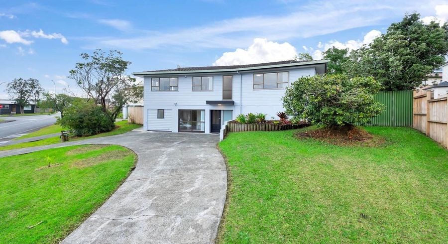  at 4 St Catherine Crescent, West Harbour, Waitakere City, Auckland