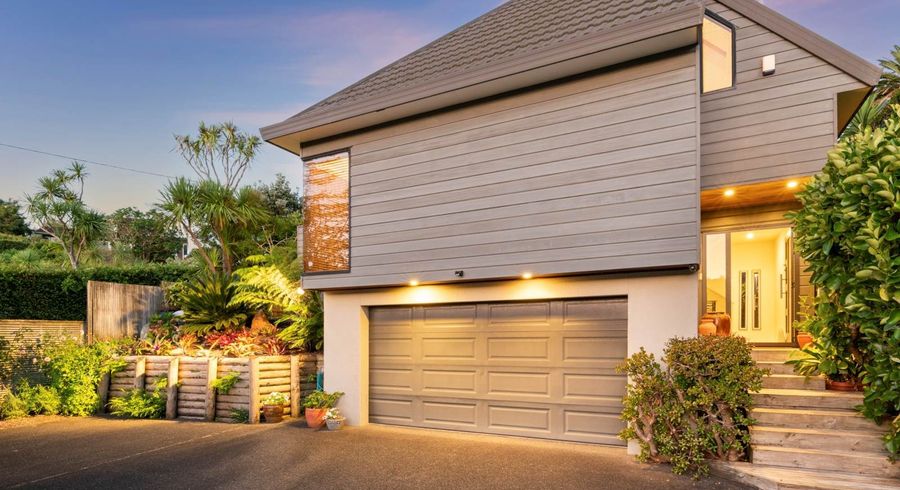  at 2/97 Beach Road, Castor Bay, Auckland