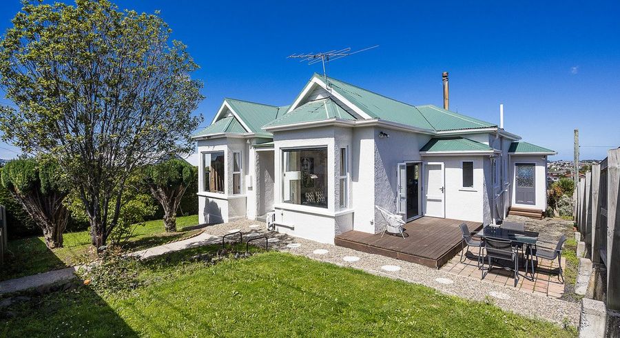  at 17 Carnarvon Street, Belleknowes, Dunedin, Otago