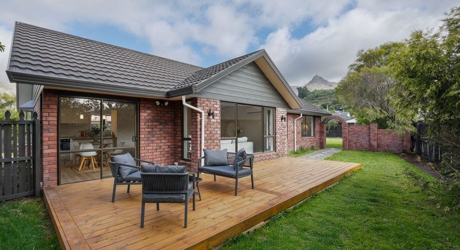  at 51 Laing Crescent, Heathcote, Christchurch City, Canterbury