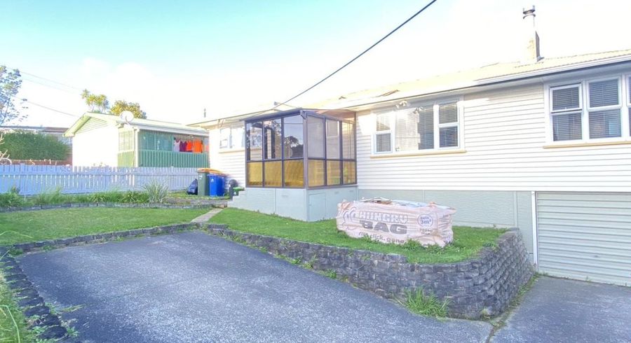  at 26 Kaipatiki Road, Glenfield, Auckland