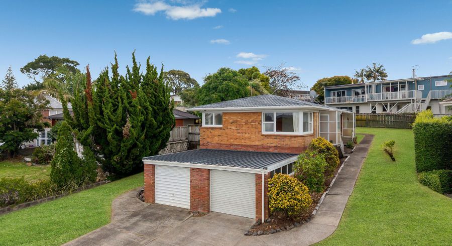  at 1/16 Portadown Avenue, Pakuranga Heights, Auckland