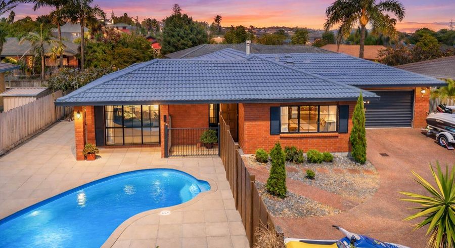  at 8 John Lister Close, Golflands, Manukau City, Auckland