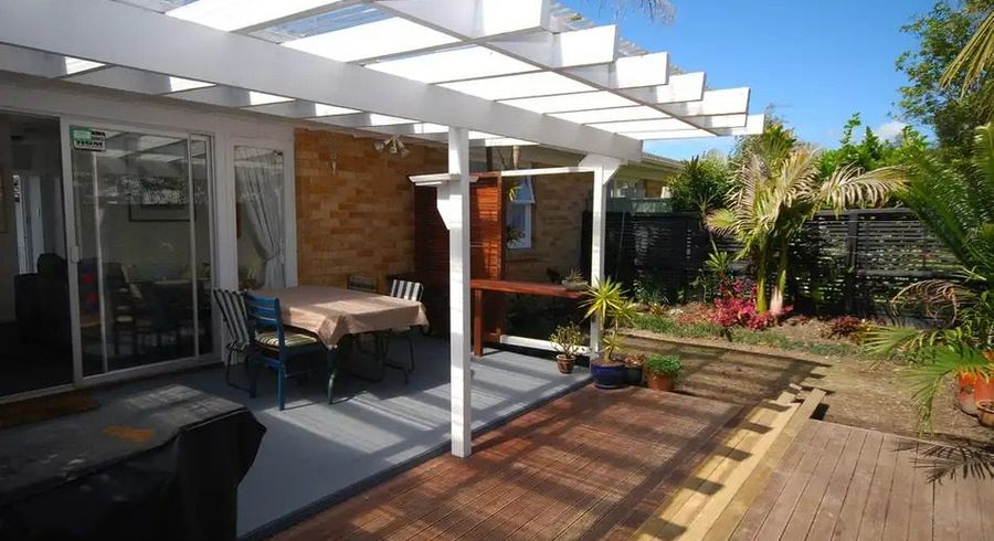  at 2/44 Haverstock Road, Sandringham, Auckland
