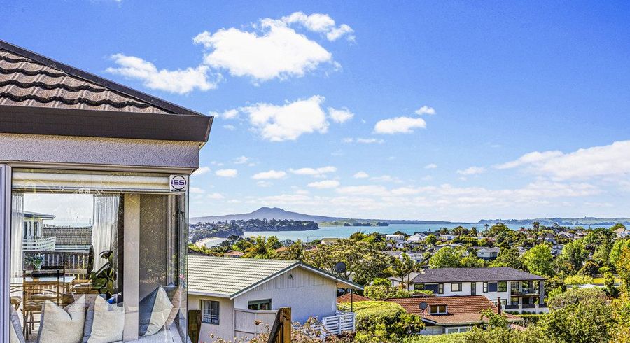  at 2/134 Bleakhouse Road, Mellons Bay, Manukau City, Auckland