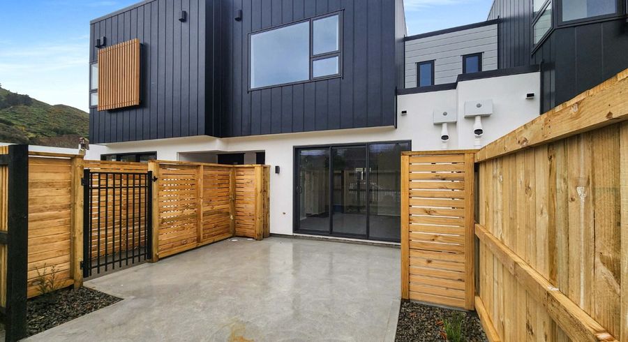  at 2/17 Faulke Avenue, Wainuiomata, Lower Hutt, Wellington