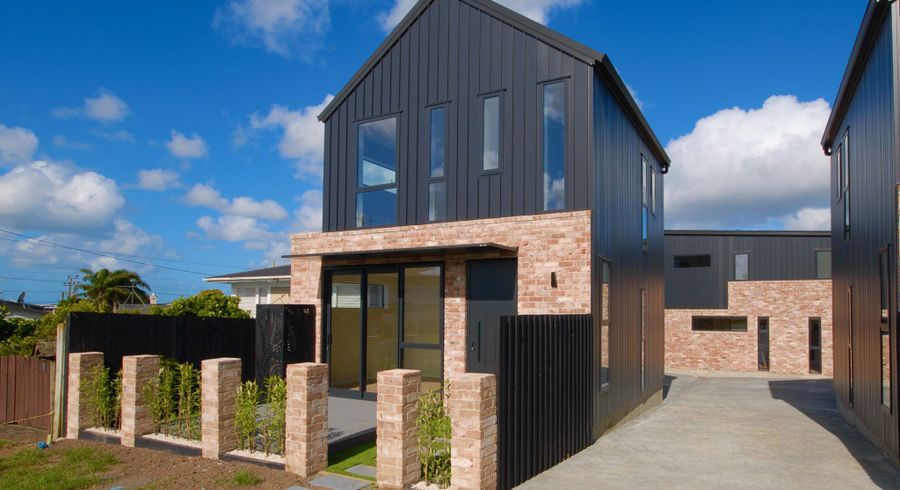  at 139 Tirimoana Road, Te Atatu South, Waitakere City, Auckland