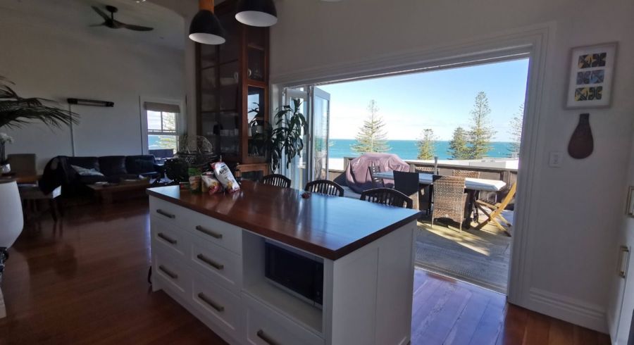  at 4 Seaview Terrace, Bluff Hill, Napier