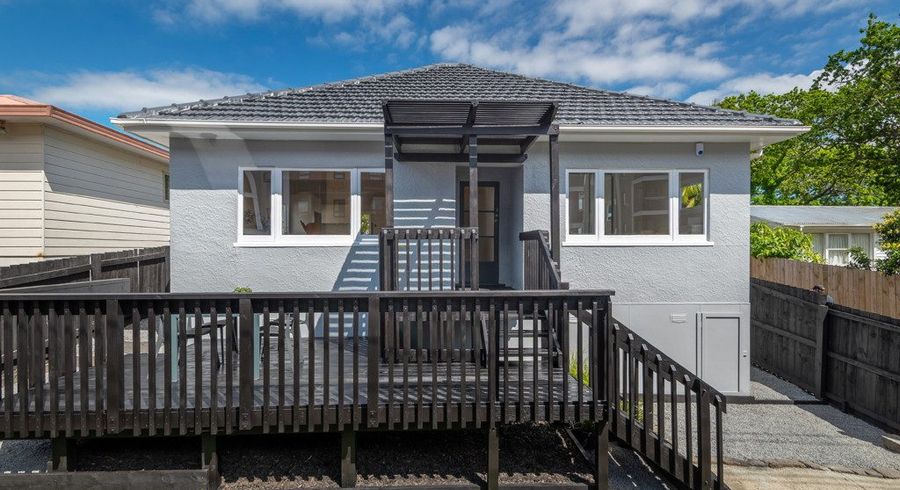  at 2/180 Lake Road, Northcote, North Shore City, Auckland