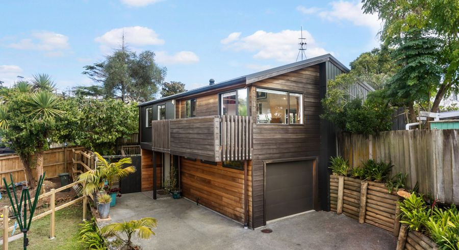  at 2/23 Cardigan Street, Western Springs, Auckland