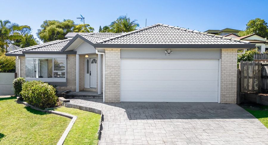  at 17 Mercury Lane, Windsor Park, Auckland