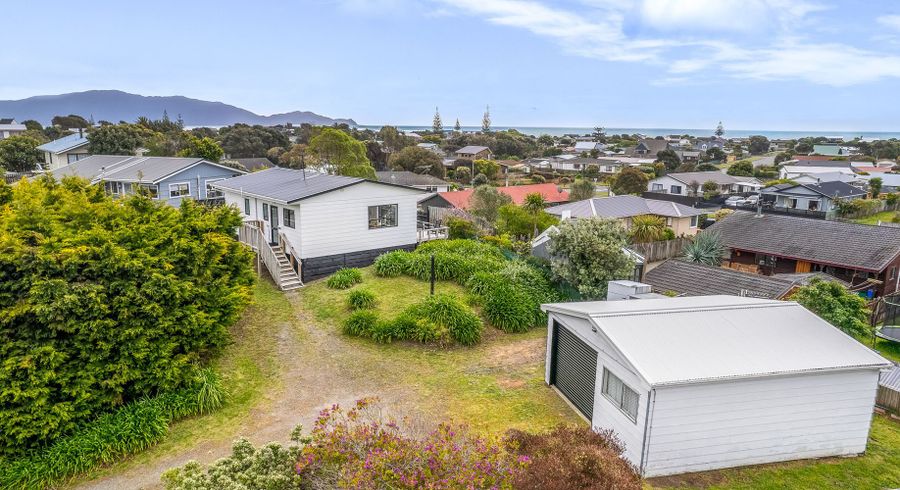  at 11 Freyberg Crescent, Waikanae Beach, Waikanae