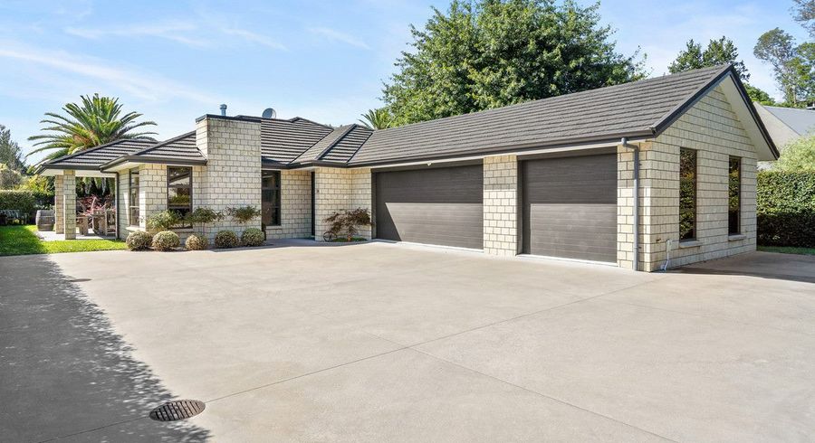  at 14 Bronte Place, Leamington, Cambridge