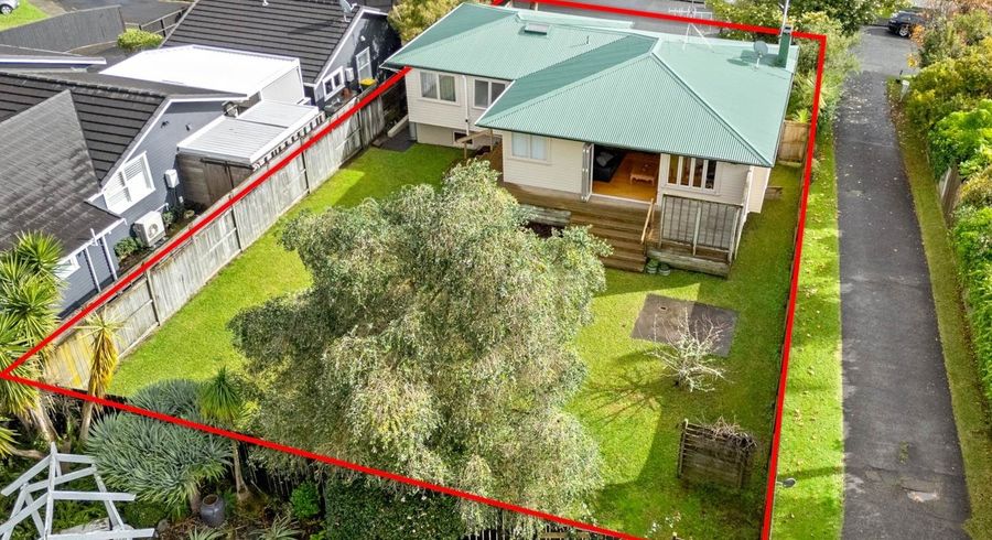 at 12 Springfield Street, Forrest Hill, Auckland