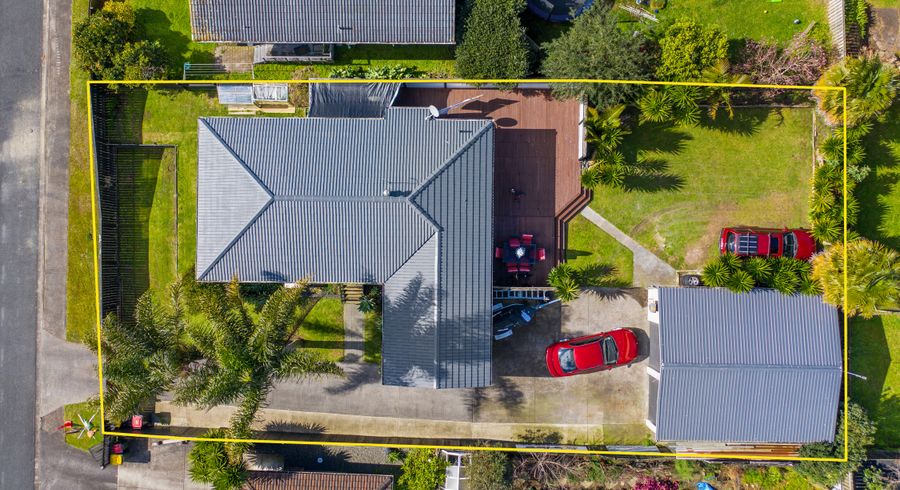  at 4 Katrina Place, Massey, Auckland