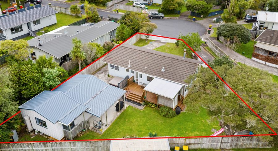  at 9 John F Kennedy Place, Glen Eden, Auckland