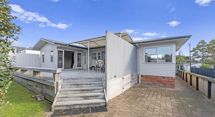  at 25 Kingdale Road, Henderson, Waitakere City, Auckland