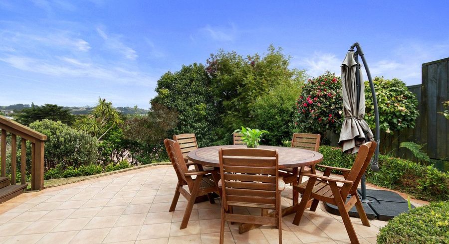  at 6 Saunders Close, Whitby, Porirua