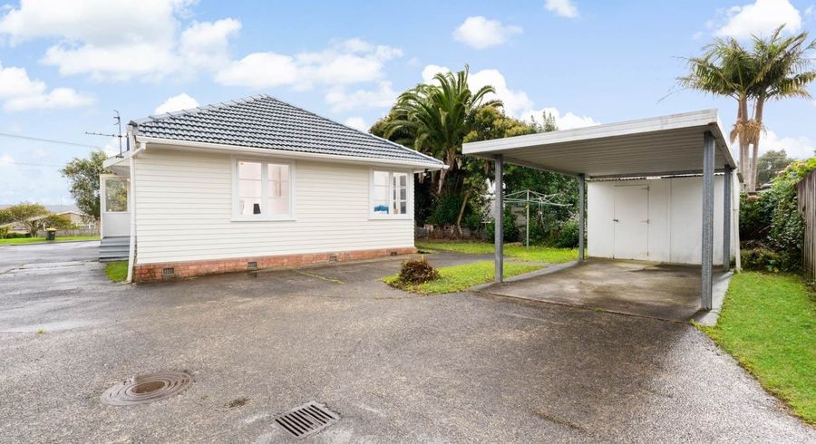  at 4 Kirrie Avenue, Te Atatu South, Waitakere City, Auckland