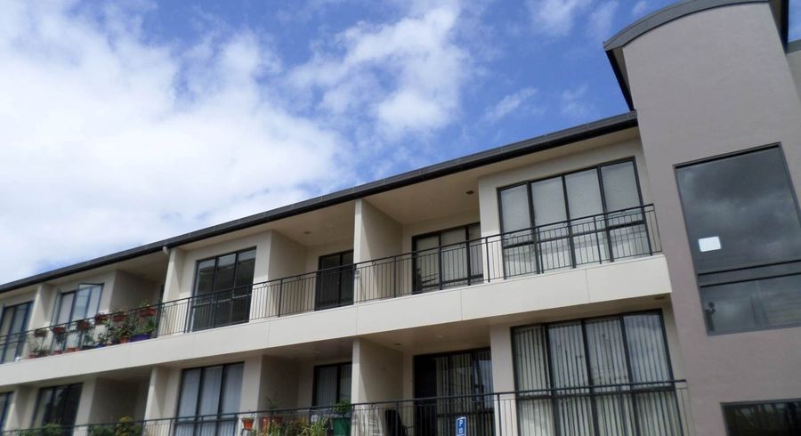  at 2Q/1 Wadier Place, Henderson, Waitakere City, Auckland
