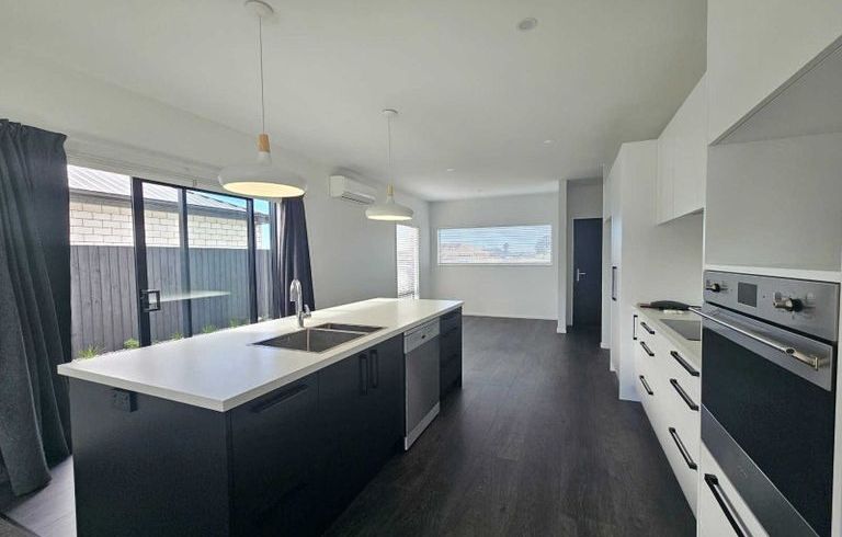  at 2/21 Blake's Road, Belfast, Christchurch City, Canterbury
