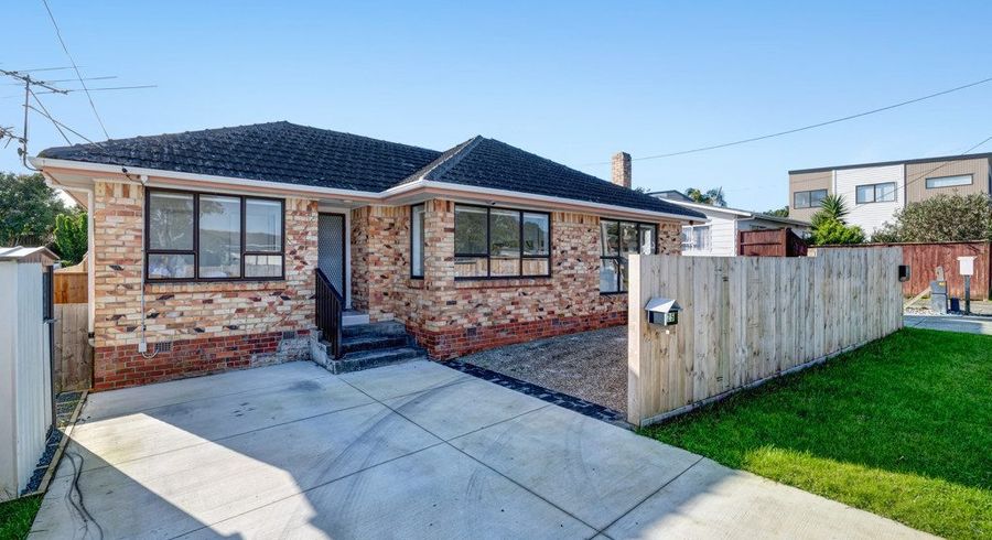  at 25 Neal Avenue, Glenfield, North Shore City, Auckland