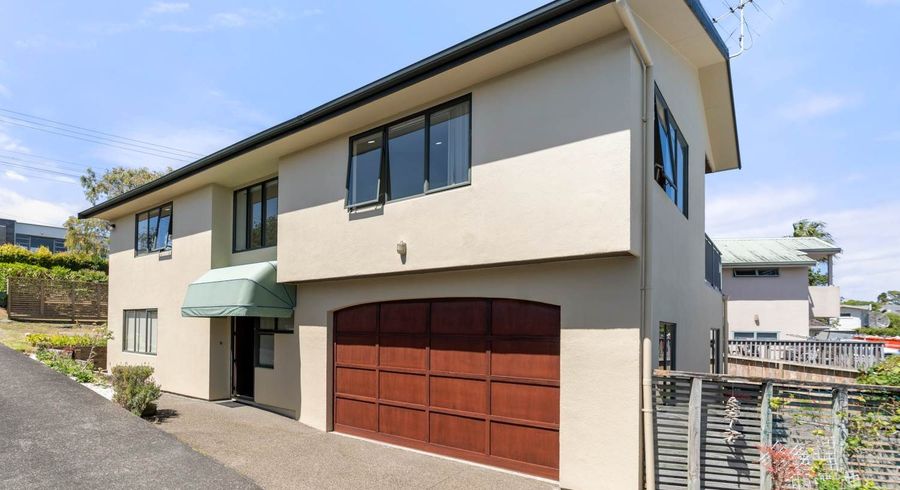  at 2/230 East Coast Road, Forrest Hill, North Shore City, Auckland
