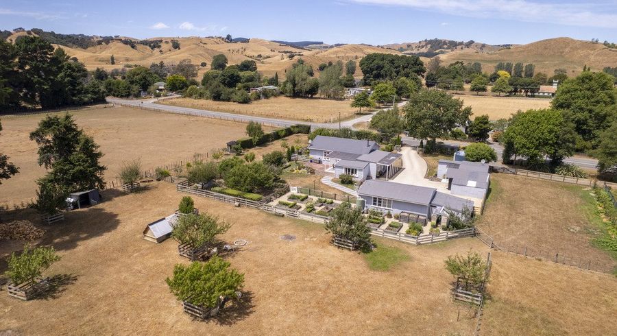  at 973 Mstn-Castlepoint Road, TAUWERU, MASTERTON