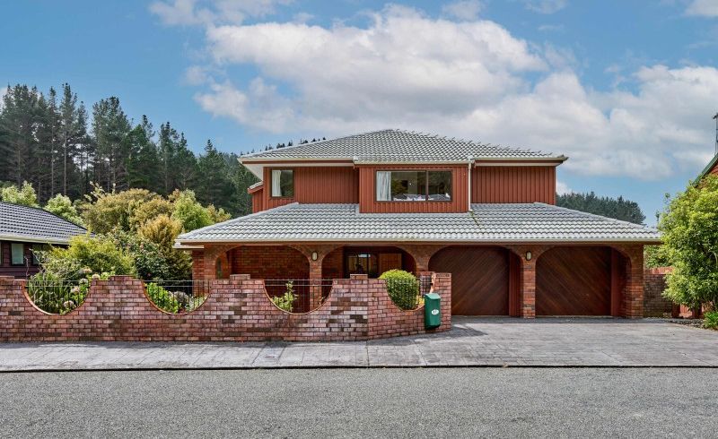  at 51 Peterhouse Street, Tawa, Wellington
