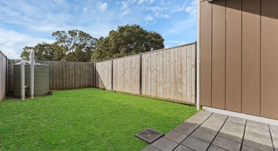  at 7 Eileen Newey Place, Henderson, Waitakere City, Auckland