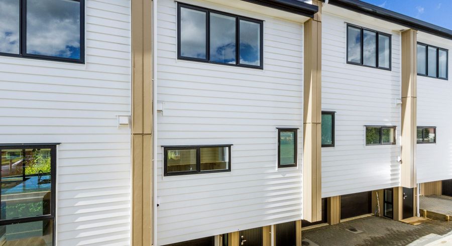  at 4/66 Bruce Road, Glenfield, Auckland