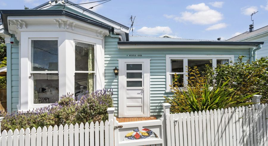  at 7 Myrtle Crescent, Mount Cook, Wellington