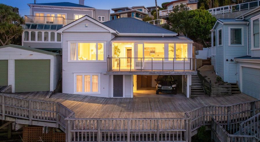  at 4 The Crescent, Roseneath, Wellington