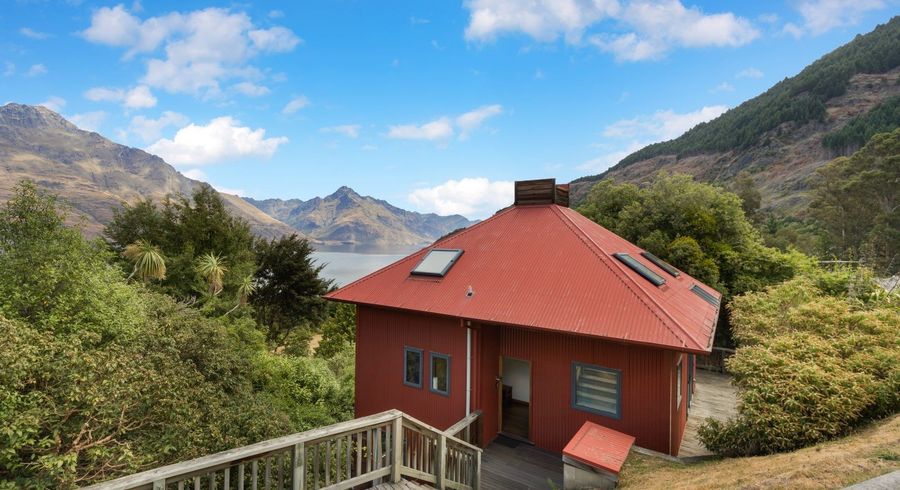  at 10 Mckerrow Place, Sunshine Bay, Queenstown