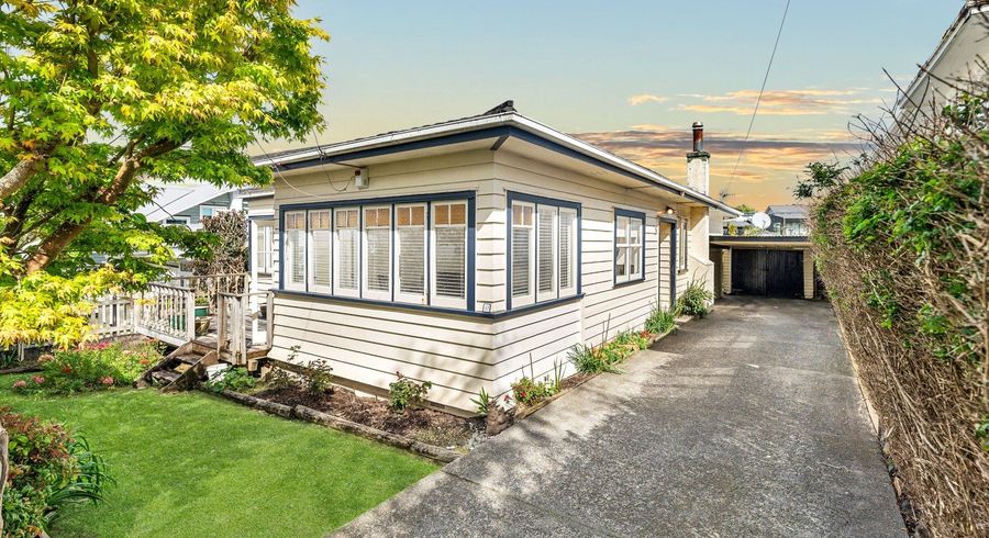  at 37 Johnstone Street, Point Chevalier, Auckland City, Auckland