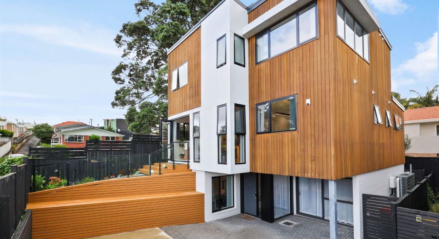  at 9E Glenfern Road, Mellons Bay, Manukau City, Auckland