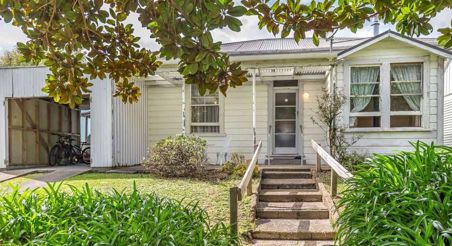  at 49 Honi Taipua Street, Manakau