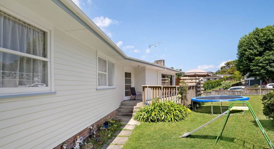  at 14 Aplin Place, Birkdale, Auckland