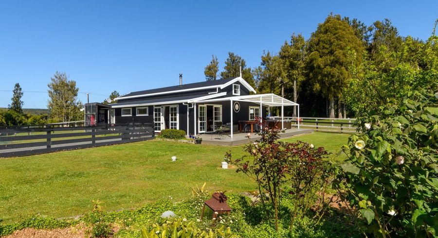  at 11 Sarona Park Drive, Omanawa, Tauranga