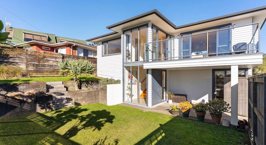  at 762 East Coast Road, Pinehill, North Shore City, Auckland