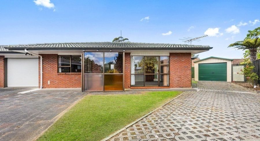  at 1/6 Annette Avenue, Te Atatu South, Waitakere City, Auckland