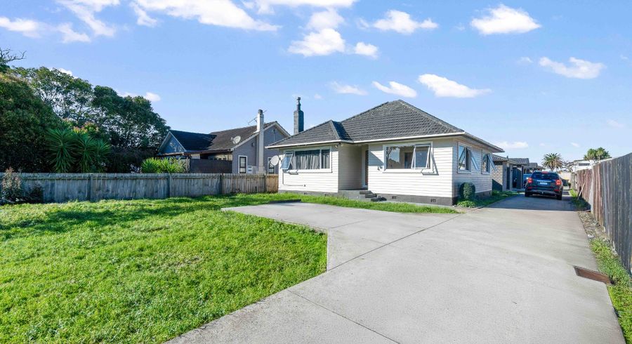  at 8 Martin Road, Manurewa, Manukau City, Auckland