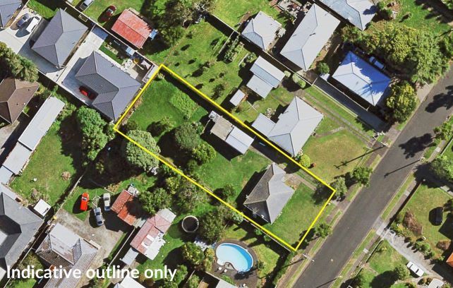  at 2 Cambridge Road, Manurewa, Auckland