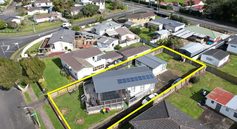  at 10 Kivell Close, Mangere East, Auckland